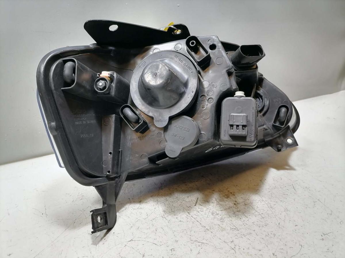 VW Fox Scheinwerfer vorn links Halogen Zubeh&ouml;r Bj.2009